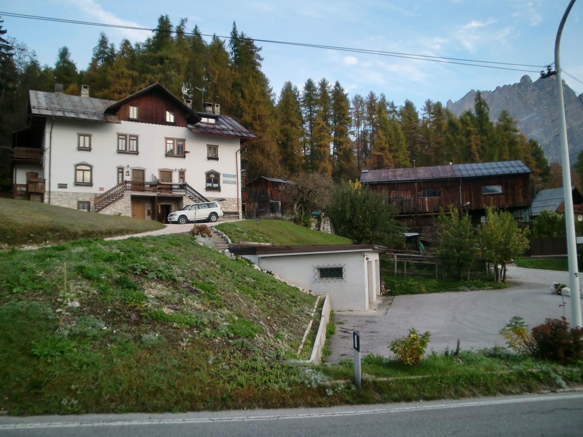 Menardi Sisto B&B Cortina dʼAmpezzo Exterior foto